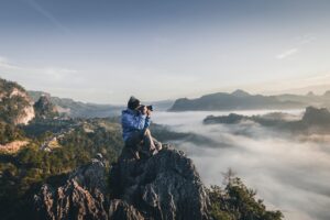 Fotografia streetwear – połączenie mody ulicznej z technikami fotograficznymi