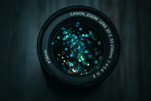 Jak skutecznie fotografować w trudnych warunkach oświetleniowych